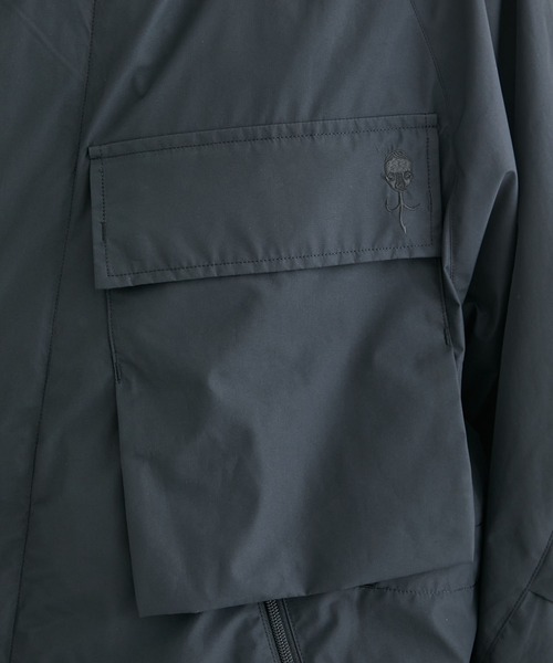 ALMOSTBLACK(オールモストブラック)の「【ALMOSTBLACK/オールモストブラック】GORETEX INFINIUM HOODIE COAT(その他アウター・メンズ・ブラック/グレー・1/2)」の3枚目の写真