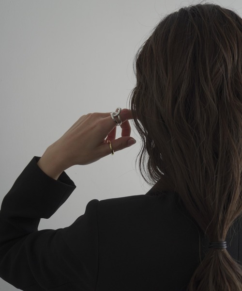 Lynn.（リン）の「Signature knot ring（リング・レディース・シルバー・FREE）」の2枚目の写真