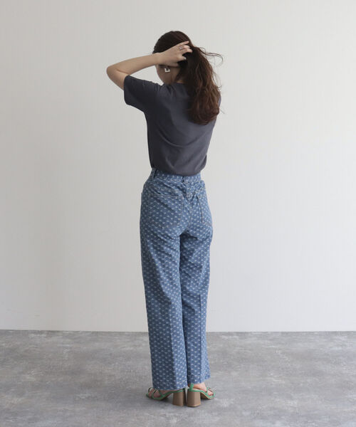 fredy emue（フレディエミュ）の「デニムポケ付きセミフレアパンツ（デニムパンツ・レディース・ブルー/ブルー系その他・38/36/34）」の12枚目の写真