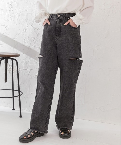 ad thie（アドティエ）の「裾フリンジ・後ろゴム サイドカット ワイドデニム（デニムパンツ・レディース・ライトブルー/ブラック/サックスブルー・FREE）」の2枚目の写真