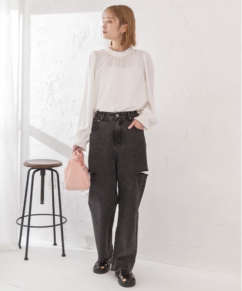 ad thie（アドティエ）の「裾フリンジ・後ろゴム サイドカット ワイドデニム（デニムパンツ・レディース・ライトブルー/ブラック/サックスブルー・FREE）」の5枚目の写真