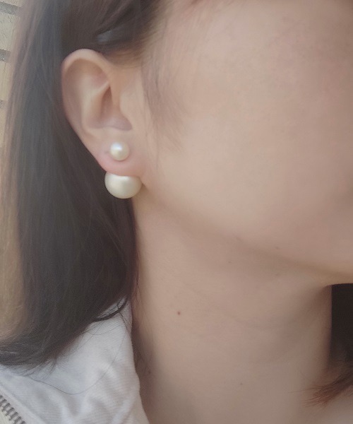tone（トーン）の「kare/【両耳用】 316L サージカルステンレス パールボールピアス（ピアス（両耳用）・レディース・ホワイト・FREE）」の2枚目の写真