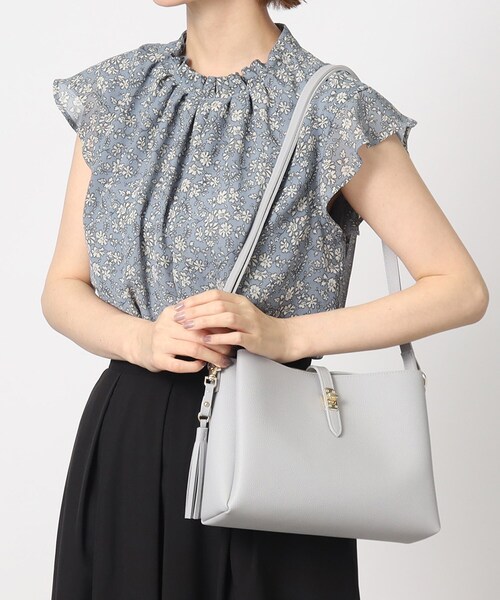 grove（グローブ）の「◆【人間工学】ダブルタッセル3層ショルダー（ショルダーバッグ・レディース・ライトグレー/ブラック/ライトブルー/アイボリー・00）」の4枚目の写真