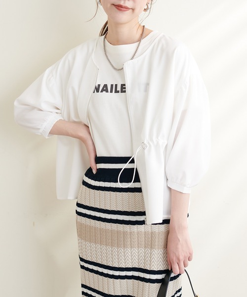 natural couture(ナチュラルクチュール)の「ウエストドロストブルゾン(ブルゾン・レディース・オフホワイト/ベージュ/グレイッシュベージュ・FREE)」の4枚目の写真
