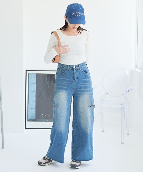 ECRIRE(エクリール)の「カットアウト ワイドデニムパンツ(デニムパンツ・レディース・ブルー・M)」の5枚目の写真