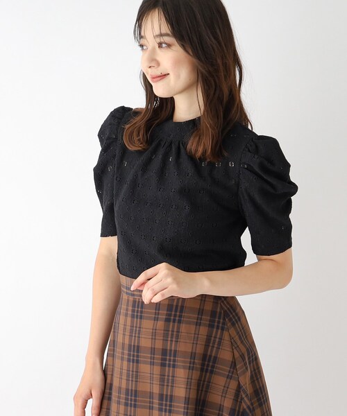 index（インデックス）の「◆ハイネックタックスリーブカットソー/ボリューム袖【洗濯機洗い可】（Tシャツ/カットソー・レディース・オフホワイト/ダークオレンジ/ブラック・36/38/42/40）」の2枚目の写真