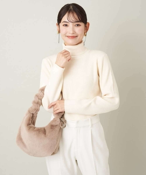 a.v.v（アーヴェヴェ）の「ワンハンドルエコファーバッグ（ハンドバッグ・レディース・イエロー/ブルー/ベージュ・38）」の4枚目の写真