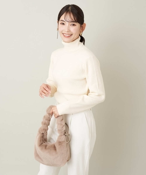 a.v.v（アーヴェヴェ）の「ワンハンドルエコファーバッグ（ハンドバッグ・レディース・イエロー/ブルー/ベージュ・38）」の5枚目の写真