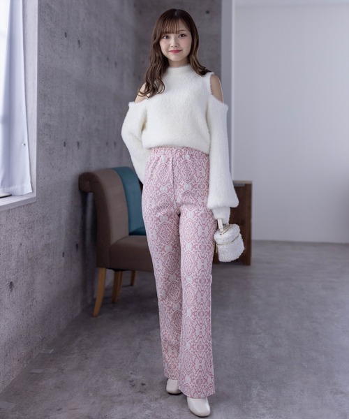 clear（クリア）の「フェザーオープンショルダーニットトップス（ニット/セーター・レディース・ピンクベージュ/アイボリー/ブラック/グレイッシュベージュ・F）」の15枚目の写真