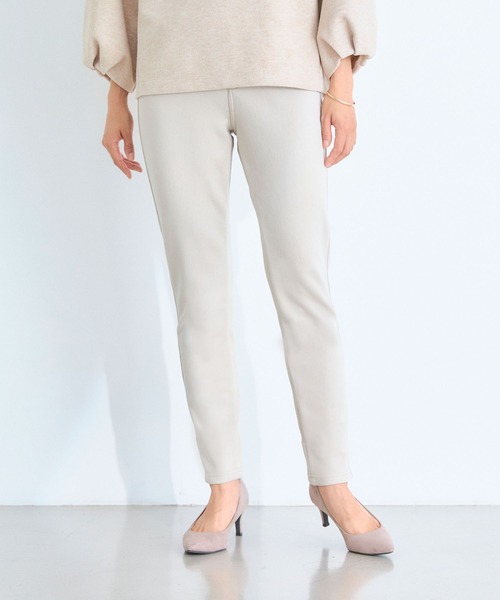 CROSS FUNCTION（クロスファンクション）の「なめらか肌ざわり 裏起毛イージーパンツ【CF/クロスファンクション】（その他パンツ・レディース・ライトインディゴブルー/アイボリー/チャコールグレー/インディゴブルー/ブラック/ピンク/グリーン/ベージュ/ダークグレー/ダークインディゴブルー/ブラック系その他/ブルー・S/L/LL/M）」の2枚目の写真