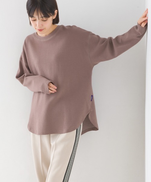 OMNES(オムネス)の「リップルダブルフェイス裾ラウンド長袖Tシャツ(Tシャツ/カットソー・レディース・ホワイト/ブラック/グレー/ベージュ/モカ/ブルー/ピンク・FREE)」の4枚目の写真