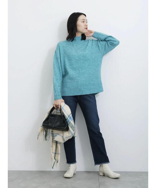 Samansa Mos2 blue（サマンサモスモスブルー）の「ヤクタッチモックネックニット（ニット/セーター・レディース・キナリ/ベージュ/グリーン/ブルー/イエロー・F）」の18枚目の写真