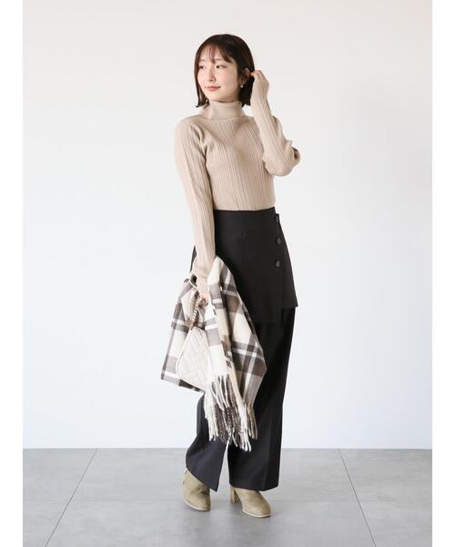 Te chichi TERRASSE（テチチテラス）の「ランダムリブバックパールタートルニット（ニット/セーター・レディース・ベージュ/ブラック/オフホワイト・F）」の12枚目の写真