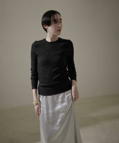 SALON adam et rope'（サロン アダム エ ロペ）の「【WEB限定カラー】シアークレープロングスリーブTシャツ（Tシャツ/カットソー・レディース・ブラック/サックスブルー/オレンジ/ホワイト・FREE）」の6枚目の写真