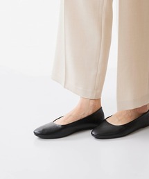 アーモンドトゥ フラットパンプス