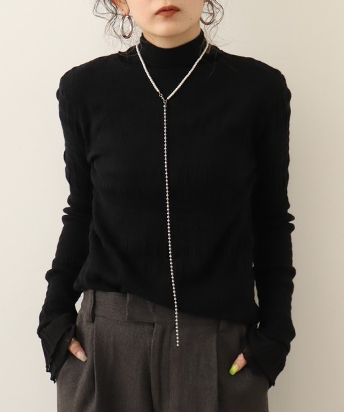 Chiaro(キアロ)の「chiaro シャーリングニット(ニット/セーター・レディース・ベージュ/ブラック/ワインレッド/グリーン/モカ・40)」の2枚目の写真