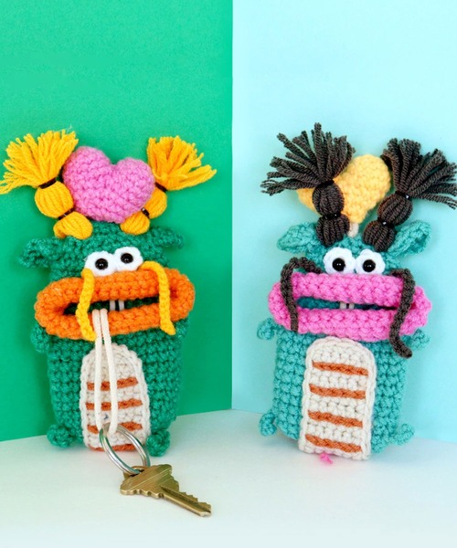 macaroni edge（マカロニエッジ）の「販売終了〈macaroni edge/マカロニエッジ〉毛糸のマスコット 辰の子 キーケース -2024 LIMITED EDITION-（キーケース/キーアクセサリー・レディース・グリーン×オレンジ/グリーン×ピンク・ONE SIZE）」の6枚目の写真