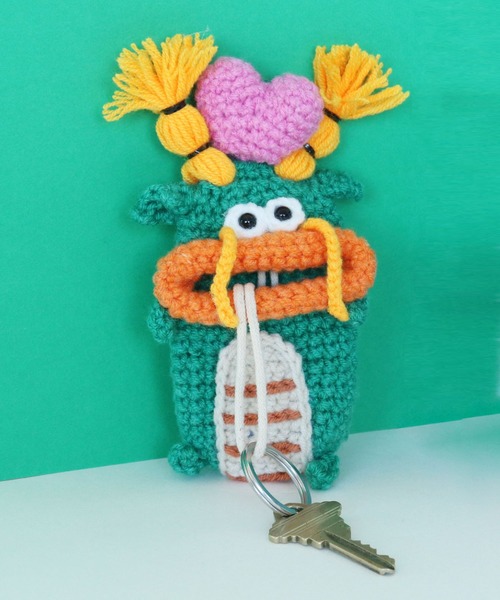 macaroni edge（マカロニエッジ）の「販売終了〈macaroni edge/マカロニエッジ〉毛糸のマスコット 辰の子 キーケース -2024 LIMITED EDITION-（キーケース/キーアクセサリー・レディース・グリーン×オレンジ/グリーン×ピンク・ONE SIZE）」の10枚目の写真