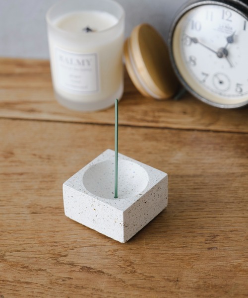 BIRTHDAY BAR（バースデイバー）の「【pretti.cool】Terrazzo インセンスホルダー スクエア（ルームフレグランス/お香・レディース・コバルトブルー/ライラック/ホワイト・フリー）」の4枚目の写真