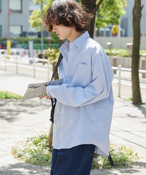 WEGO(ウィゴー)の「WEGO/イージーケアオックスフォードシャツ(シャツ/ブラウス・メンズ・ブルー系その他4/イエロー系その他5/サックスブルー/ホワイト/ブラック/グレー系その他4・LARGE/SMALL/MEDIUM)」の6枚目の写真