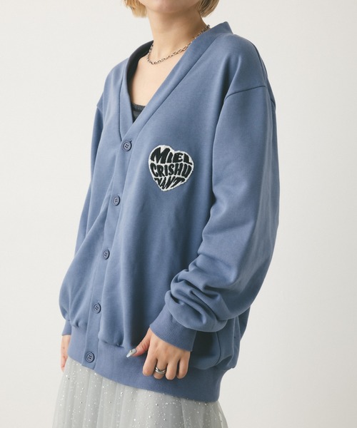 MIEL CRISHUNANT（ミエルクリシュナ）の「【 ユニセックス 】ハートロゴワッペンカーディガン（カーディガン/ボレロ・レディース・ブラック/グレー/ブルー・FREE）」の3枚目の写真
