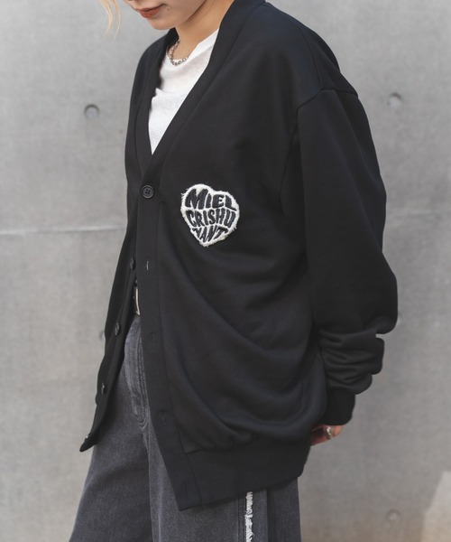 MIEL CRISHUNANT（ミエルクリシュナ）の「【 ユニセックス 】ハートロゴワッペンカーディガン（カーディガン/ボレロ・レディース・ブラック/グレー/ブルー・FREE）」の15枚目の写真