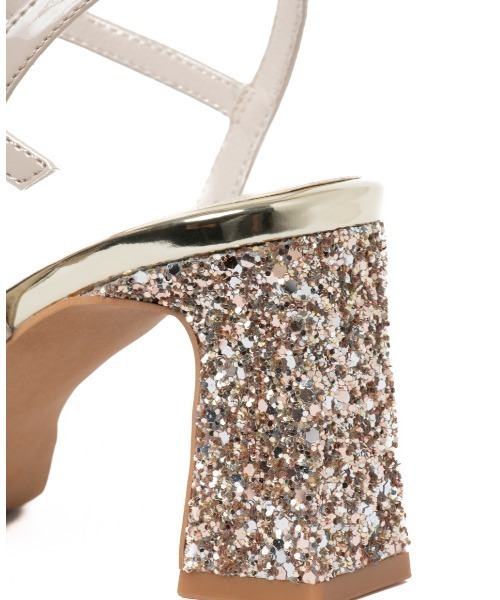 R&E(アールアンドイー)の「【REZOY】ポインテッドトゥアンクルストラップパンプス(パンプス・レディース・ブラック/アイボリー/ベージュ系その他・22cm/22.5cm/23cm/23.5cm/24cm/24.5cm)」の8枚目の写真