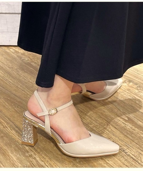 R&E(アールアンドイー)の「【REZOY】ポインテッドトゥアンクルストラップパンプス(パンプス・レディース・ブラック/アイボリー/ベージュ系その他・22cm/22.5cm/23cm/23.5cm/24cm/24.5cm)」の14枚目の写真