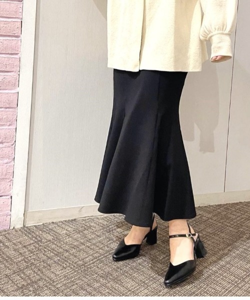 R&E(アールアンドイー)の「【REZOY】ポインテッドトゥアンクルストラップパンプス(パンプス・レディース・ブラック/アイボリー/ベージュ系その他・22cm/22.5cm/23cm/23.5cm/24cm/24.5cm)」の15枚目の写真