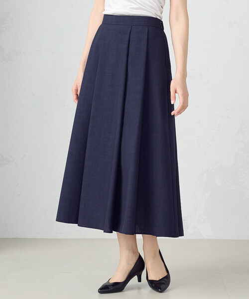 COMME CA ISM（コムサイズム）の「麻調カチオン　タックフレアスカート（スカート・レディース・グレイッシュベージュ/ネイビー・LARGE/MEDIUM）」の2枚目の写真