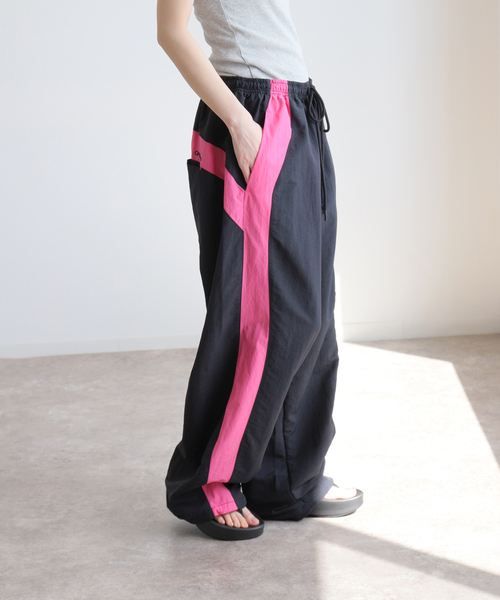 ★Open YY★YY COLOR BLOCK PANTS 2色★大人気★ Beige & Navy YY Color Block Lounge Pants by OPEN YY on Sale