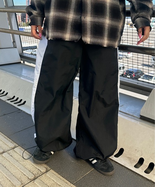 kutir（クティール）の「【3サイズ展開】配色ナイロンパンツ（その他パンツ・レディース・グレー/ブラック/ネイビー・MEDIUM/SMALL/LARGE）」の12枚目の写真