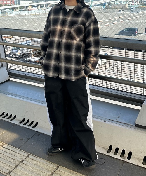 kutir（クティール）の「【3サイズ展開】配色ナイロンパンツ（その他パンツ・レディース・グレー/ブラック/ネイビー・MEDIUM/SMALL/LARGE）」の13枚目の写真