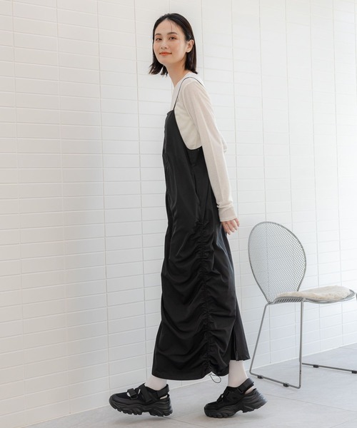 LAKOLE（ラコレ）の「カーゴキャミワンピース / 108226（ワンピース・レディース・カーキ/ブラック/チャコールグレー・MEDIUM/SMALL）」の9枚目の写真