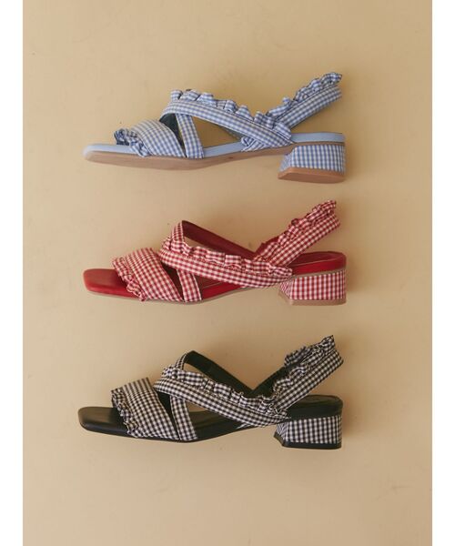 merry jenny（メリージェニー）の「ギンガムcheckフリルサンダル（サンダル・レディース・ブルー/ブラック/レッド・MEDIUM/LARGE）」の2枚目の写真
