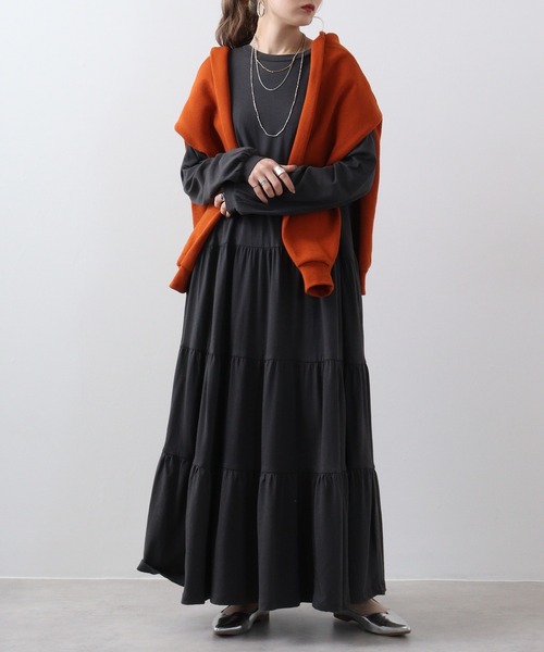 atONE(アットワン)の「atONE ロングティアードカットワンピース(ワンピース・レディース・チャコールグレー/ブラック/グレイッシュベージュ/カーキ・LL~3L/4L~5L/M-L)」の3枚目の写真