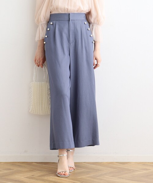 couture brooch（クチュールブローチ）の「◆新色追加【洗える】パール調釦シャンブレーデニムライクパンツ（その他パンツ・レディース・ライトブルー/ネイビー/ブラック・40/38/36/42）」の3枚目の写真