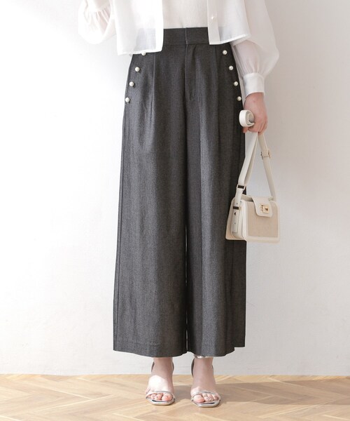 couture brooch（クチュールブローチ）の「◆新色追加【洗える】パール調釦シャンブレーデニムライクパンツ（その他パンツ・レディース・ライトブルー/ネイビー/ブラック・40/38/36/42）」の16枚目の写真