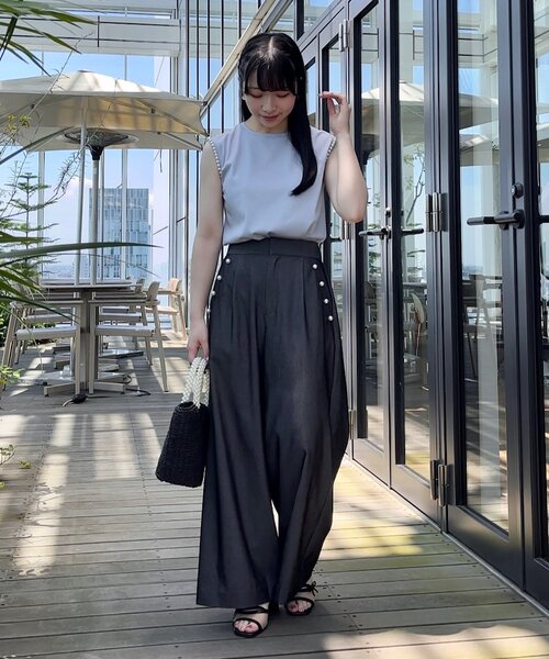 couture brooch（クチュールブローチ）の「◆新色追加【洗える】パール調釦シャンブレーデニムライクパンツ（その他パンツ・レディース・ライトブルー/ネイビー/ブラック・40/38/36/42）」の19枚目の写真