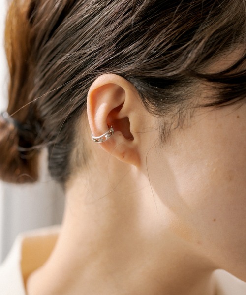 ear PAPILLONNER(イアパピヨネ)の「《WEB限定》透かしダイヤイヤーカフ(イヤーカフ・レディース・シルバー/ゴールド・FREE)」の7枚目の写真