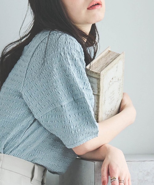 mil(ミル)の「【150㎝前後の小柄さんサイズ】ぽこぽこランタンスリーブトップス【さらっと涼しい】(Tシャツ/カットソー・レディース・モカ/オフホワイト/サックスブルー/ブラック/チャコール/ブルー・S/XS)」の17枚目の写真