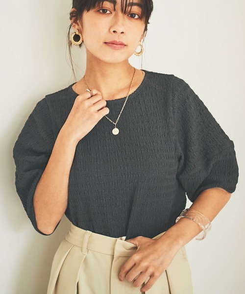 mil(ミル)の「【150㎝前後の小柄さんサイズ】ぽこぽこランタンスリーブトップス【さらっと涼しい】(Tシャツ/カットソー・レディース・モカ/オフホワイト/サックスブルー/ブラック/チャコール/ブルー・S/XS)」の21枚目の写真
