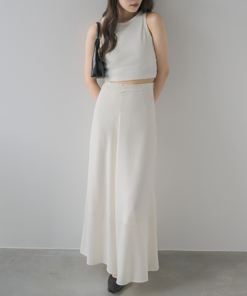 NEUNA（ヌナ）の「ソフトフレアロングスカート（スカート・レディース・ブラック/ホワイト・LARGE/MEDIUM/SMALL）」の6枚目の写真