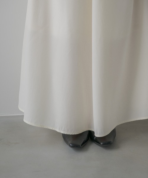 NEUNA（ヌナ）の「ソフトフレアロングスカート（スカート・レディース・ブラック/ホワイト・LARGE/MEDIUM/SMALL）」の12枚目の写真
