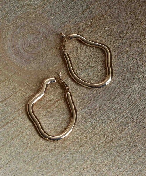 GOLDY（ゴールディ）の「アブストラクト メタルフレーム イヤリング（イヤリング・レディース・シルバー/ゴールド/シルバー系その他/ゴールド系その他・FREE）」の3枚目の写真