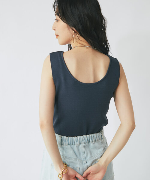 La boutique BonBon（ラブティックボンボン）の「【前後2WAY】ニットタンク（タンクトップ・レディース・ブラック/チャコールグレー/ホワイト/ネイビー/モカ・FREE）」の9枚目の写真