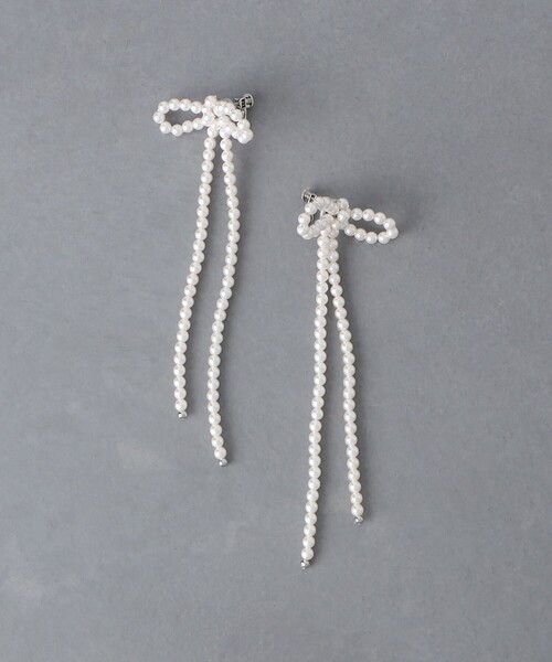 UNITED ARROWS（ユナイテッドアローズ）の「P/PL リボン イヤリング（イヤリング・レディース・ホワイト・FREE）」の4枚目の写真