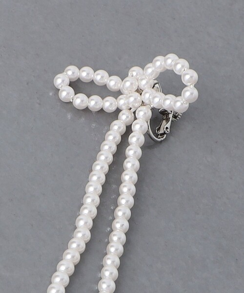 UNITED ARROWS（ユナイテッドアローズ）の「P/PL リボン イヤリング（イヤリング・レディース・ホワイト・FREE）」の6枚目の写真