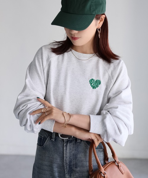 Riberry（リベリー）の「ハートロゴラメ刺繍ラグランスウェットトレーナー（スウェット・レディース・ホワイト×レッド/ホワイト×ブラック/ライトグレー系/ブラック×ホワイト/ブラック×レッド/ライトグレー系1/ライトグレー系2・FREE）」の18枚目の写真