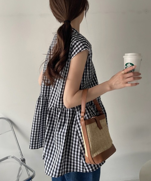 Eclat one(エクラワン)の「ノーカラー ペプラム ギンガムチェック ブラウス(シャツ/ブラウス・レディース・グレー/ブラック・FREE)」の14枚目の写真